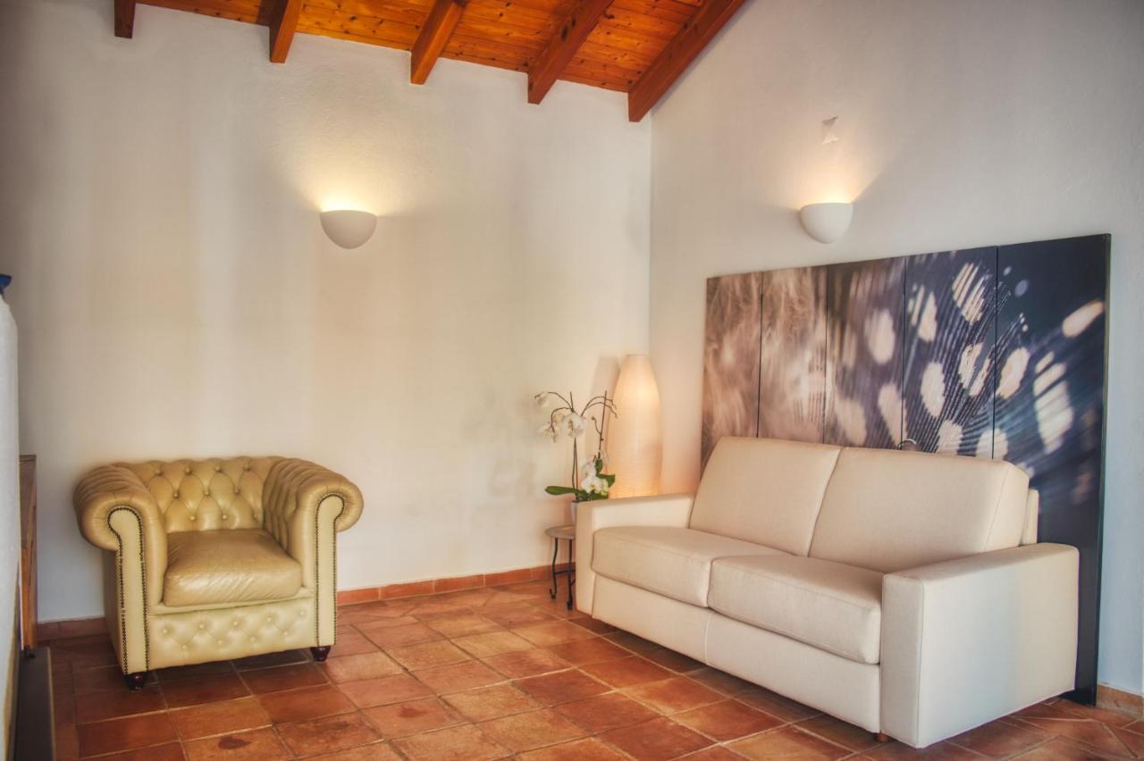 Moonshine Guest House With Private Studios And Private Cottage 라고스 외부 사진
