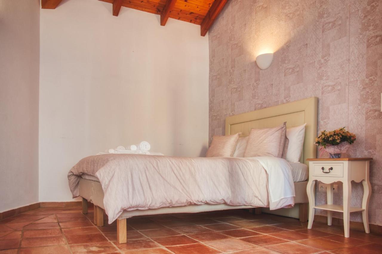 Moonshine Guest House With Private Studios And Private Cottage 라고스 외부 사진
