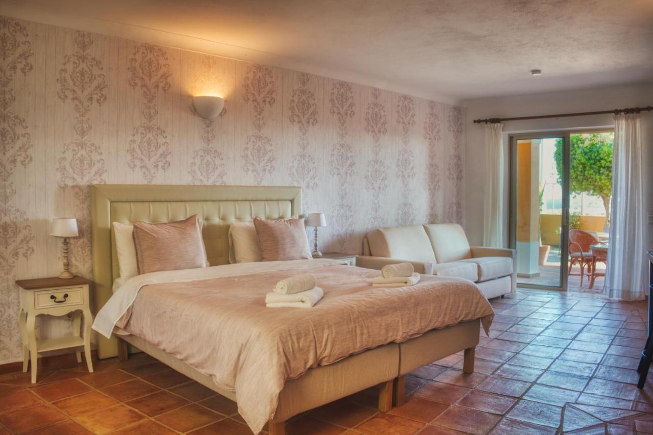 Moonshine Guest House With Private Studios And Private Cottage 라고스 외부 사진