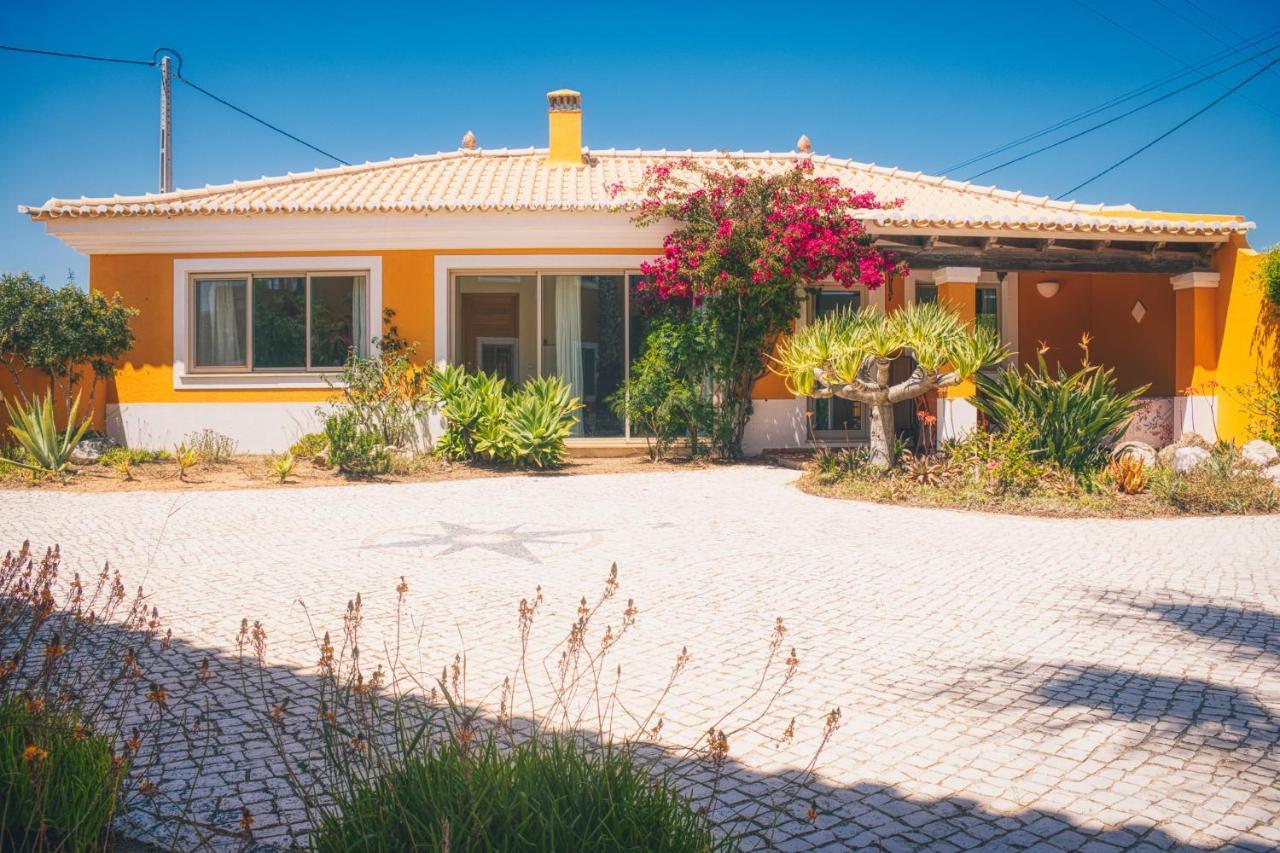 Moonshine Guest House With Private Studios And Private Cottage 라고스 외부 사진