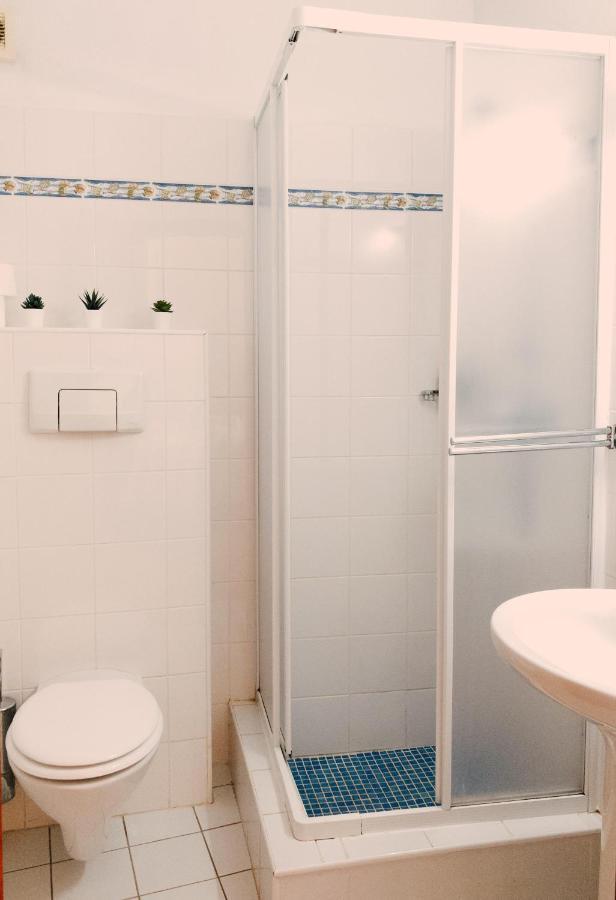 Moonshine Guest House With Private Studios And Private Cottage 라고스 외부 사진
